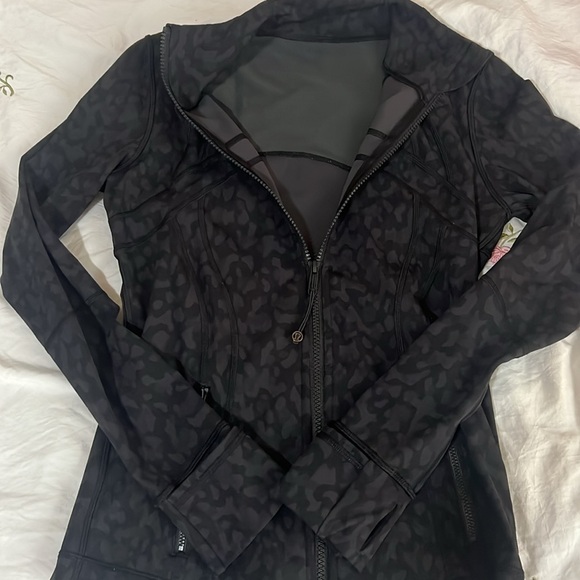 Lululemon Camo Cheetah Define Jacket - Picture 2 of 7